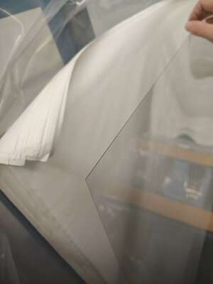 Lámina de vidrio de aluminiosilicato medio con bordes ásperos estilo de diseño moderno optimizado para durabilidad y rendimiento duradero