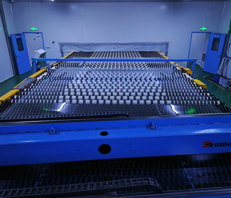 Transparencia Substrato de vidrio ultra delgado de aluminiosílicato 0.25-2 mm La opción definitiva para las necesidades de transparencia