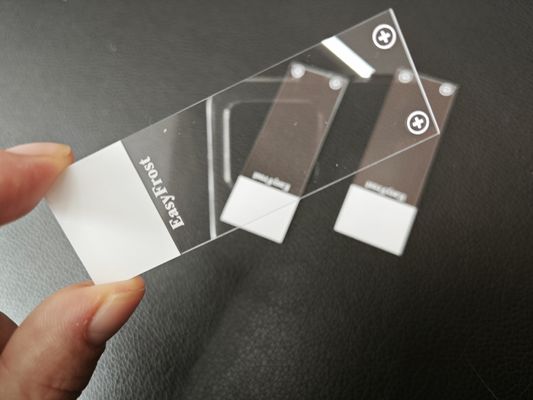 Buen precio Substrato de vidrio flotante de aluminio-silicato ultrablanco para diapositivas de microscopio 1,0 mm-1,2 mm espesor DOL ≥ 500Mpa en línea