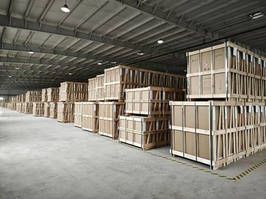 Vidrio flotante ultra delgado de 0,55 mm para cubierta de panel de interruptores – Bajo contenido de hierro, alta transparencia, dureza de lápiz 9H, 4PB, 9-12um